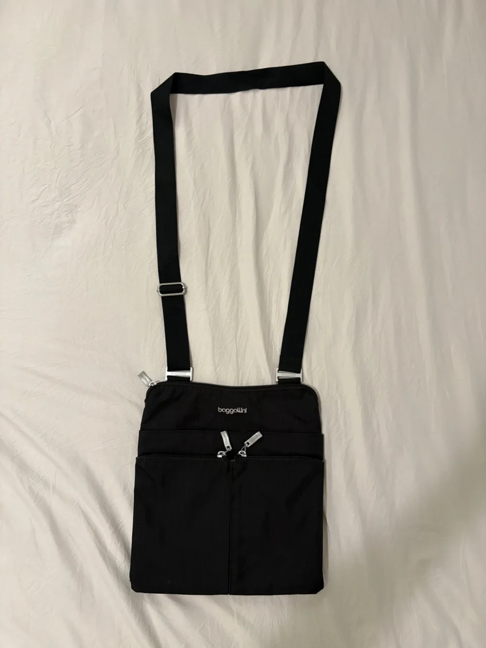 Baggallini Black Nylon Crossbody Messenger Bag